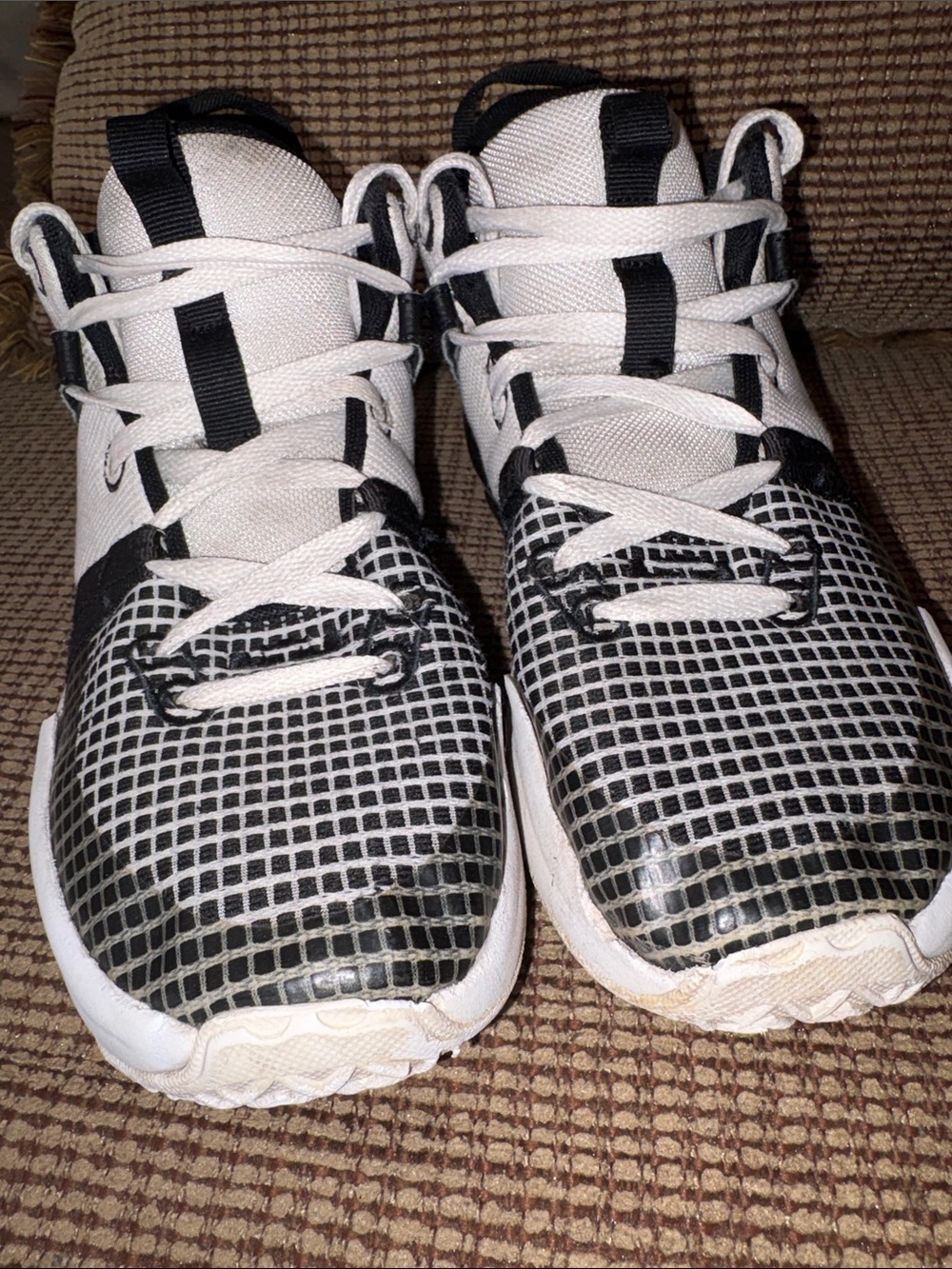 Youth Size 7 Black and White NIKE Athletic Sneakers